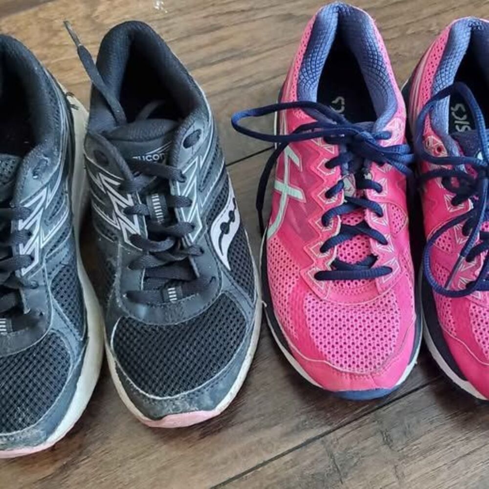 Sz 5.5 asics and saucony